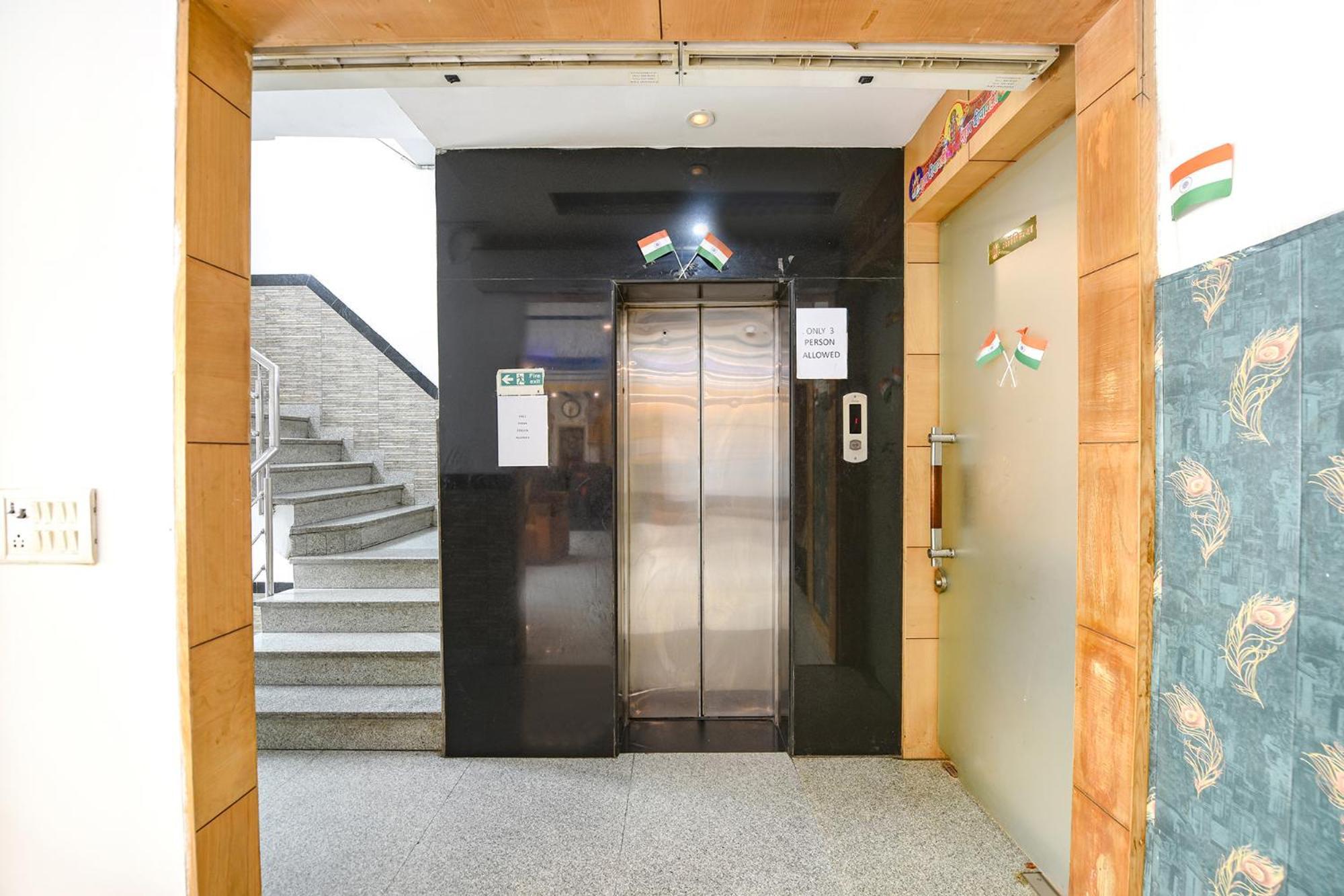 Fabhotel The Kings Plaza 新德里 外观 照片